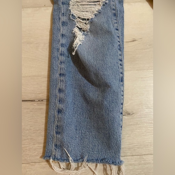 Good American Mom Jeans distressed raw hem medium light wash size 4/27 - Picture 2 of 8
